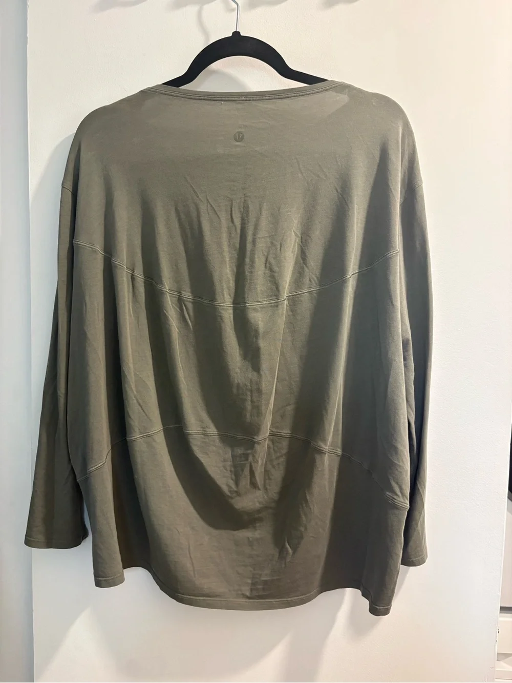 Lululemon Relaxed Olive Long Sleeve Tee ladies XL - Picture 2 of 3